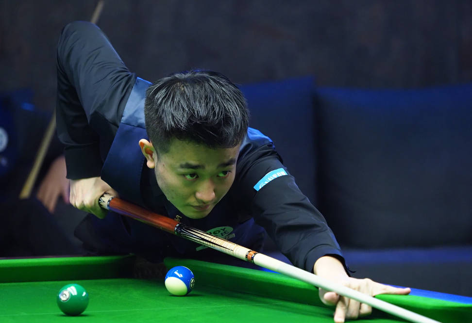 他总是努力 他总是努力