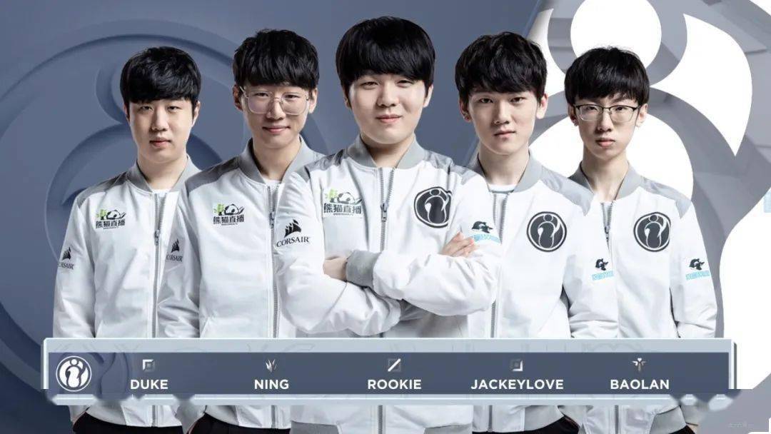 摘得金牌 摘得金牌