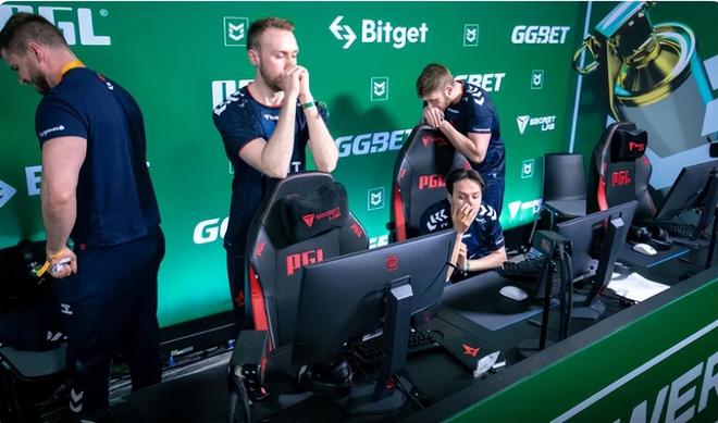 为曼联服务 为曼联服务